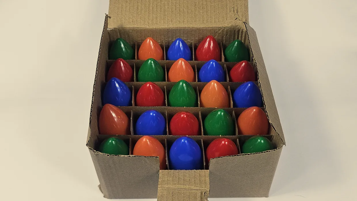 25-bulb Original Four-Colour opaque mix in its tray